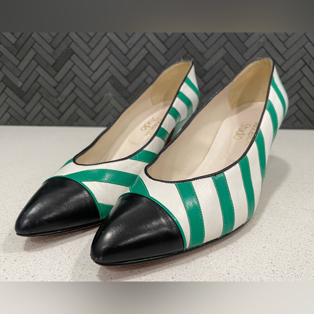Vintage Nogeuron Heels size 9. Excellent condition.